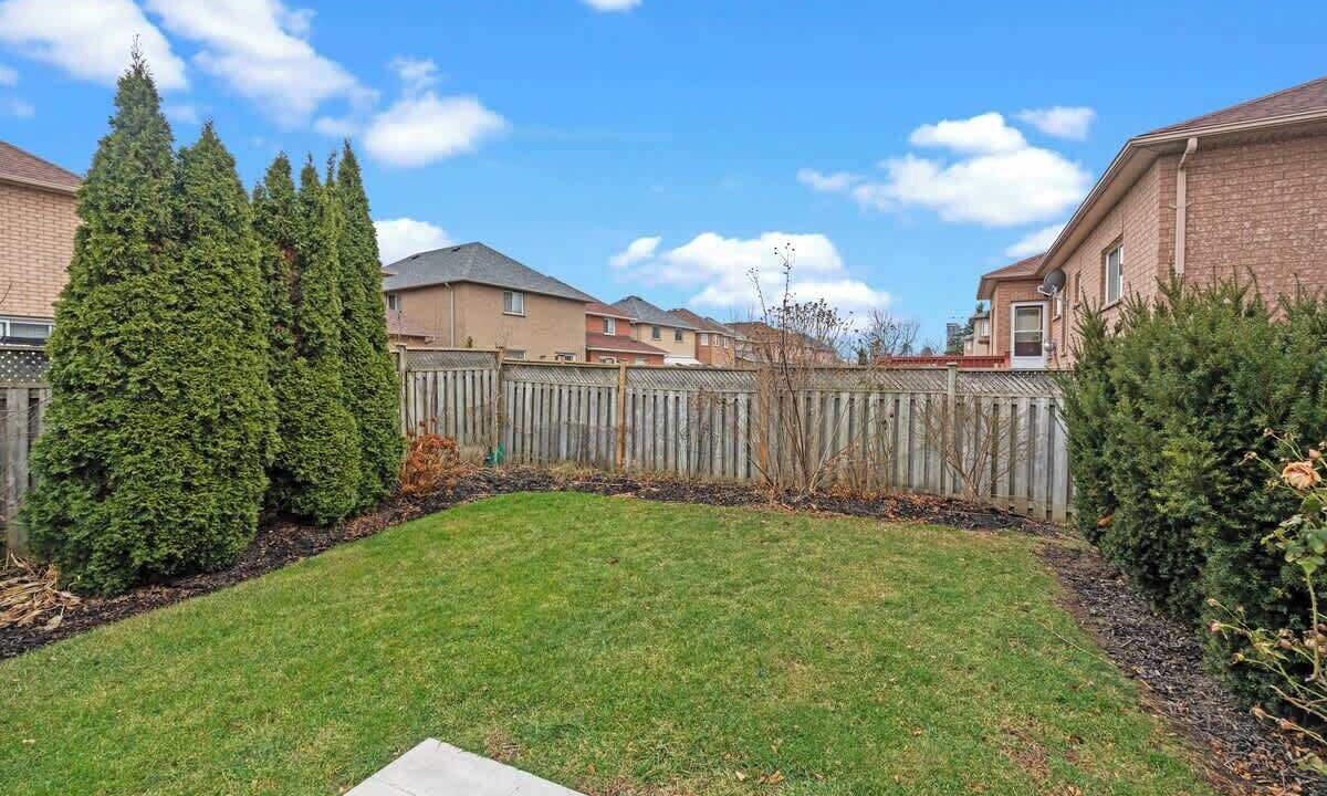 Photo of Outdoor in Hurontario
