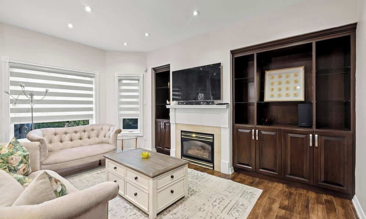 Photo of Livingroom in Hurontario