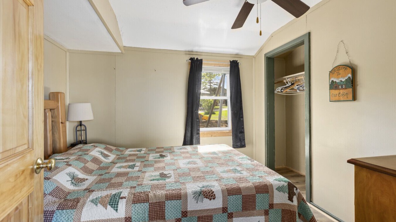 Photo of Bedroom in Emily