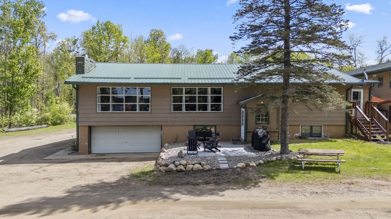 Photo of Outdoor in Emily