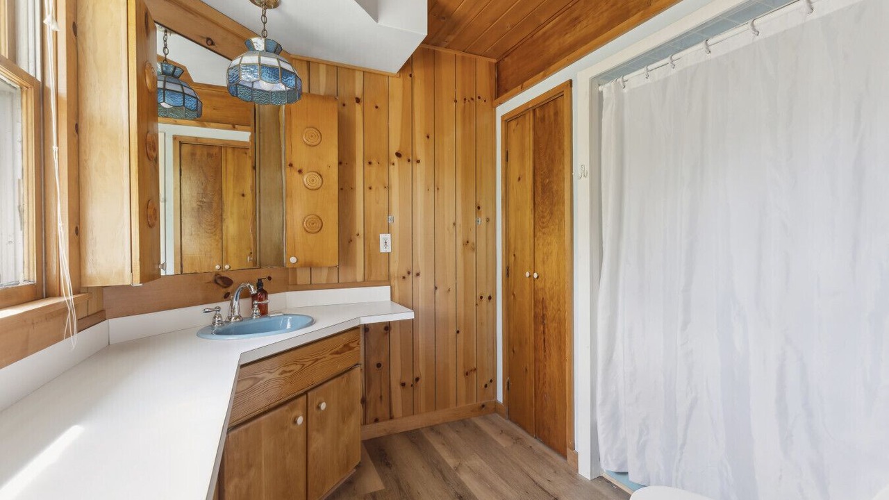 Photo of Bathroom in Emily