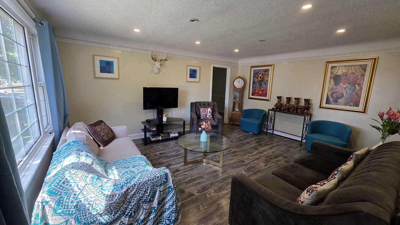 Photo of Livingroom in Courtice