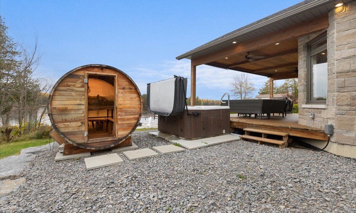 Photo of Patio Balcony in Whitewater Region