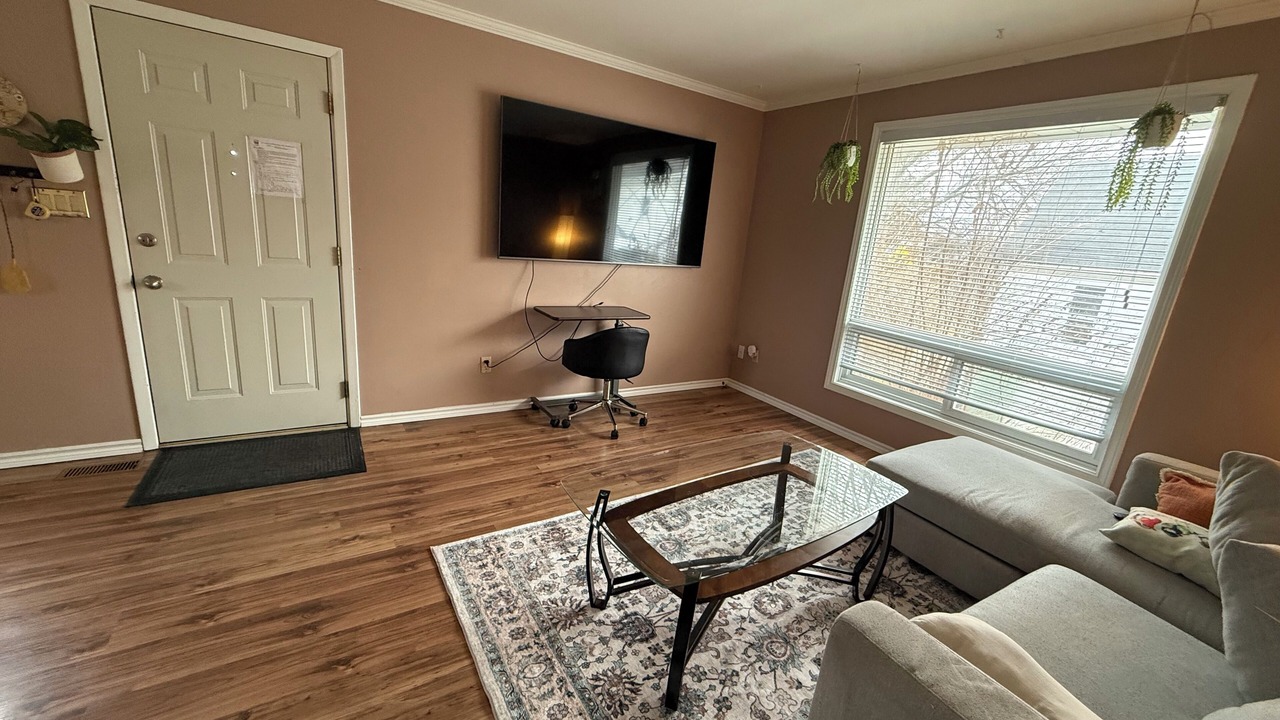 Photo of Livingroom in Chatham-Kent