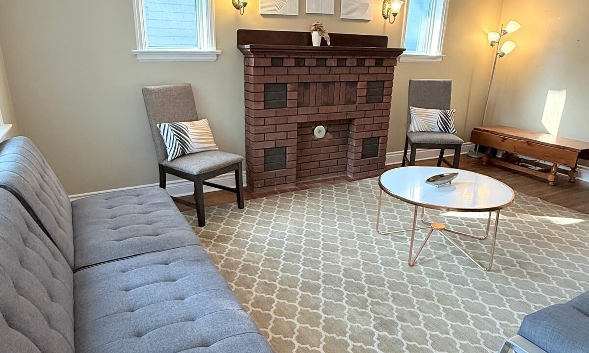 Photo of Livingroom in Burlington