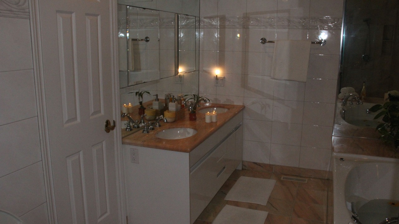 Photo of Bathroom in Bayview Woods - Steeles