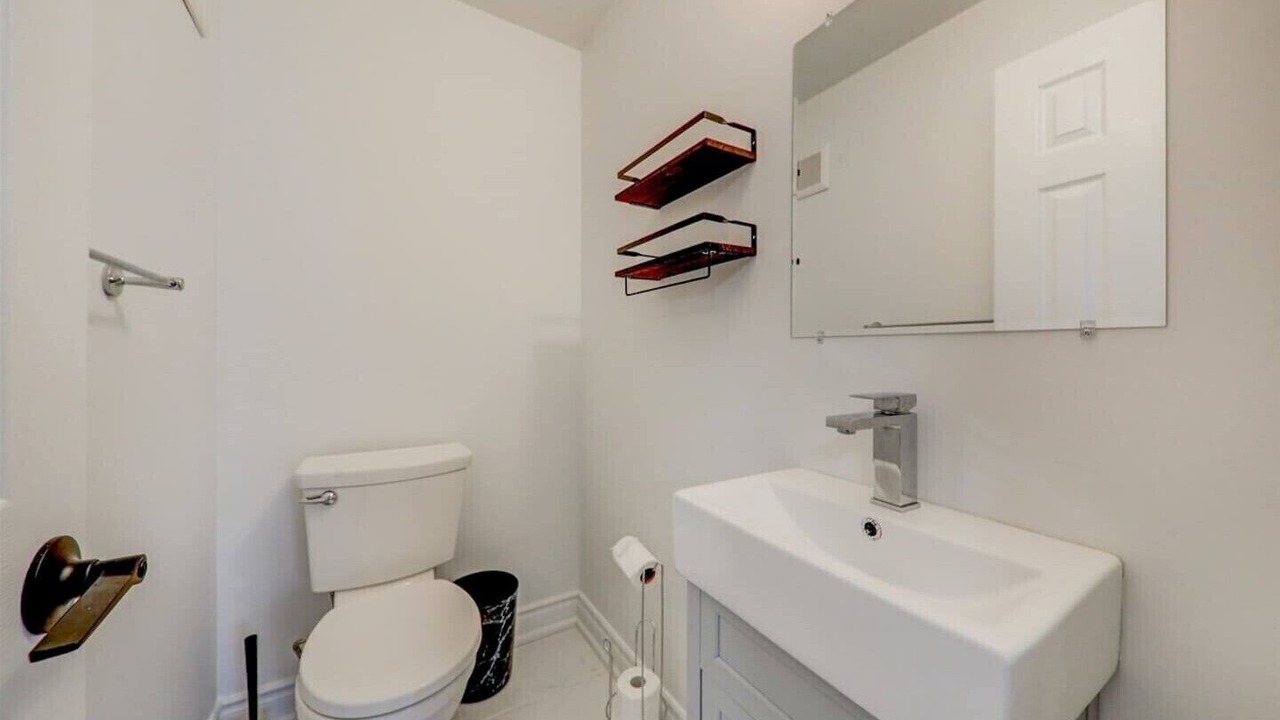Photo of Bathroom in Victoria Road