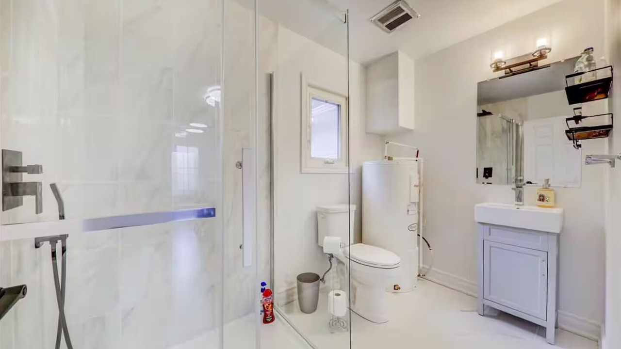 Photo of Bathroom in Victoria Road