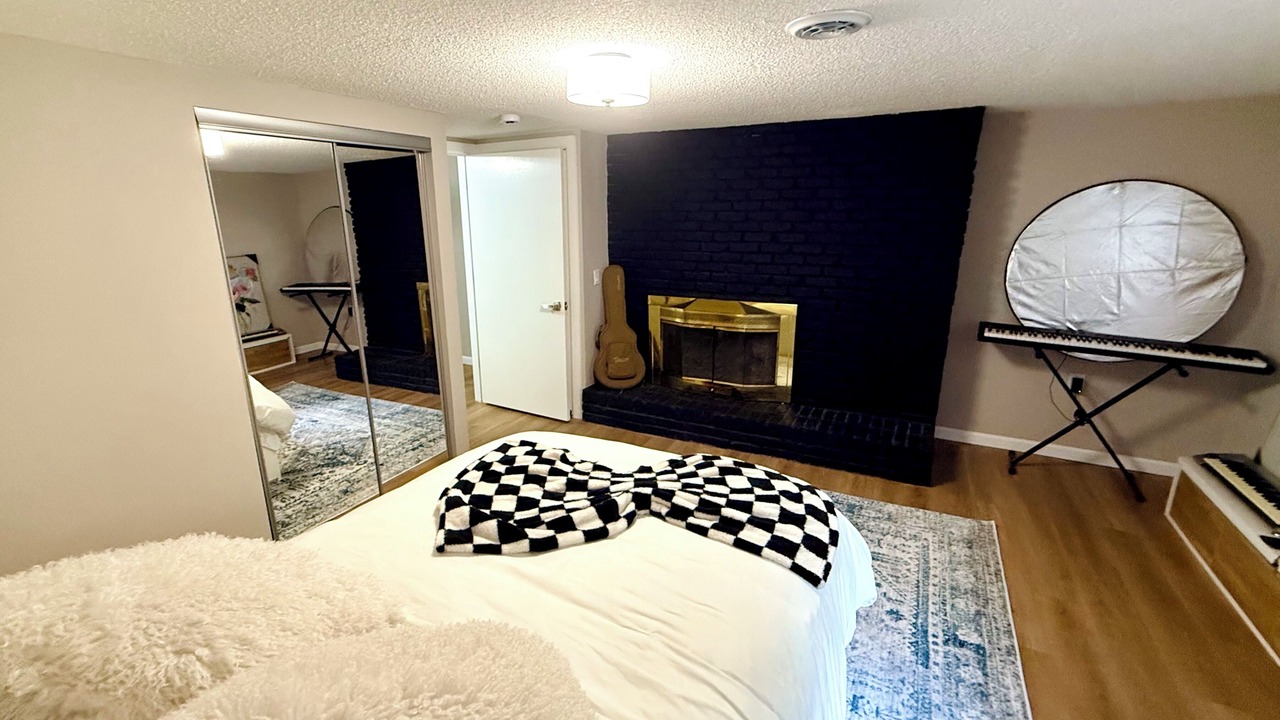 Photo of Bedroom in Burnsville