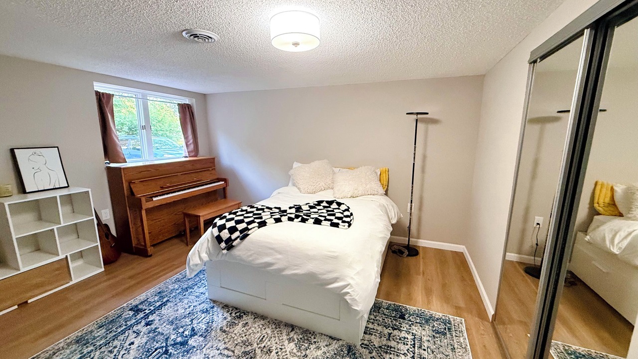 Photo of Bedroom in Burnsville