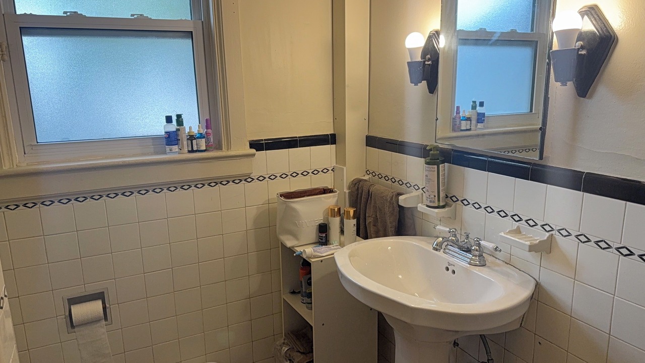 Photo of Bathroom in Chatham-Kent