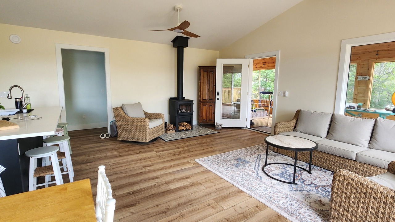 Photo of Livingroom in North Frontenac