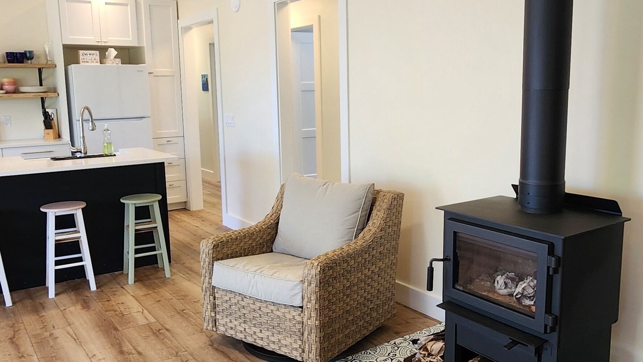 Photo of Livingroom in North Frontenac