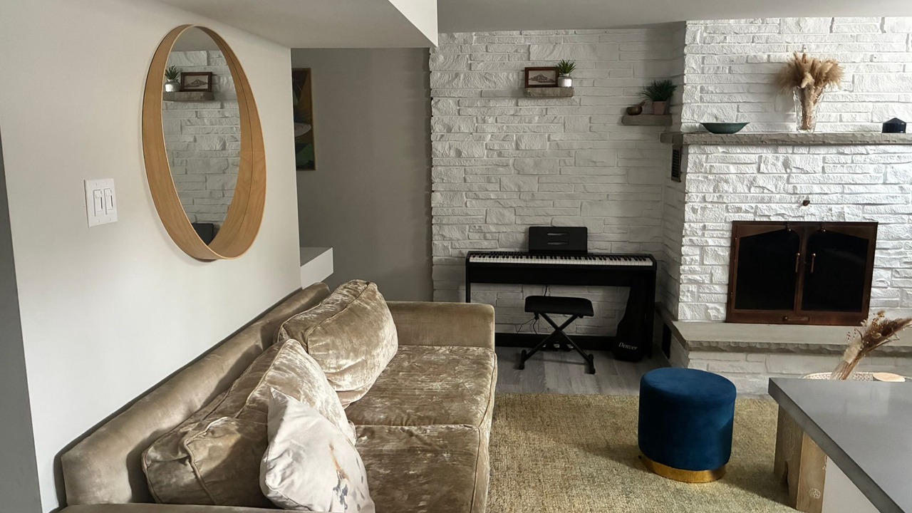 Photo of Livingroom in West Deane Park