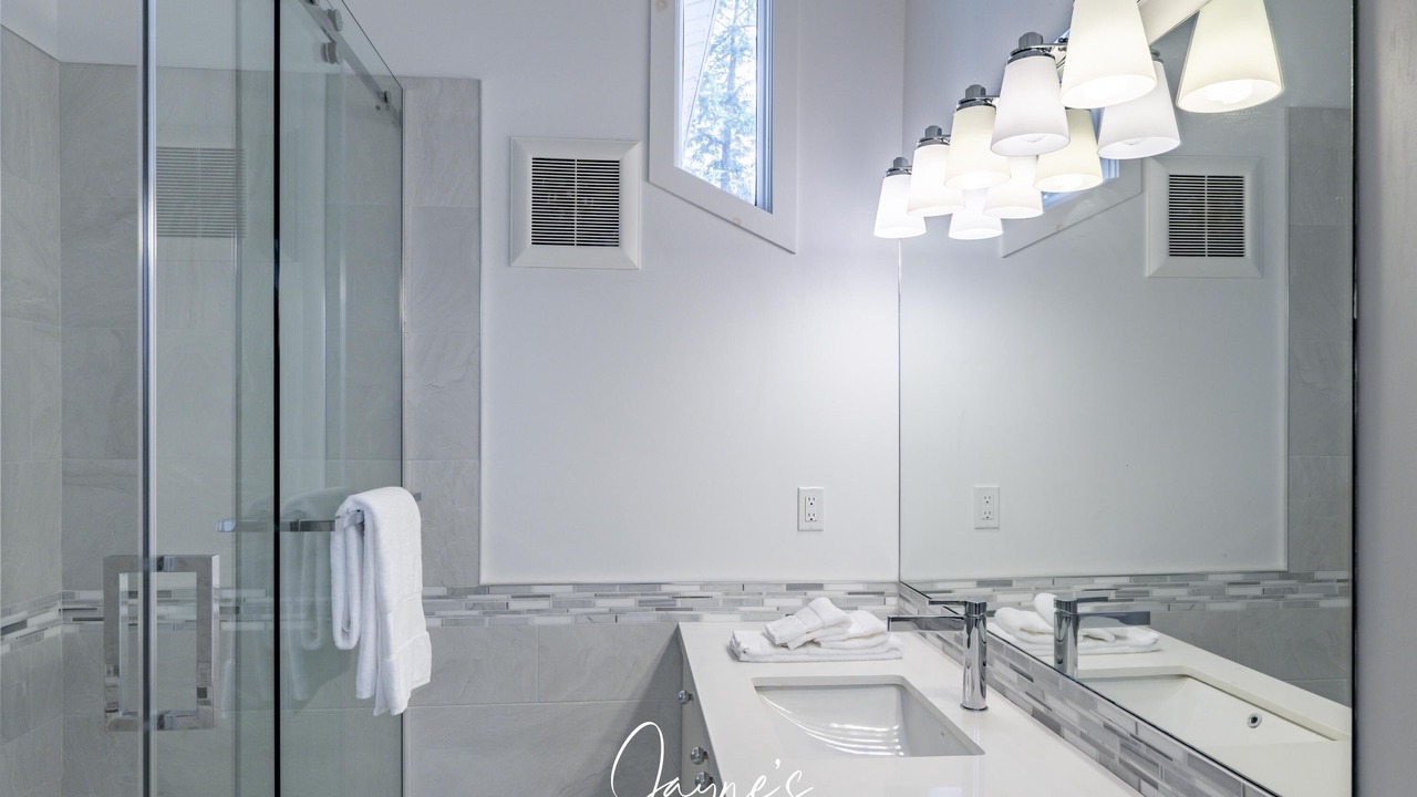 Photo of Bathroom in Port Carling