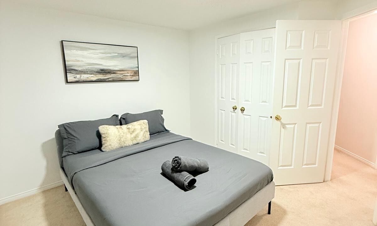 Photo of Bedroom in Erin Mills