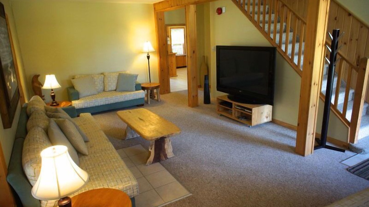 Photo of Livingroom in North Frontenac