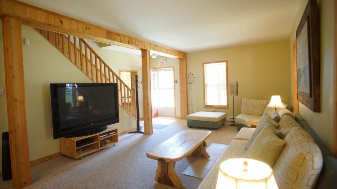 Photo of Livingroom in North Frontenac