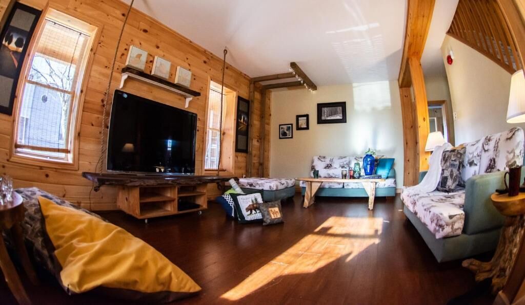 Photo of Livingroom in North Frontenac