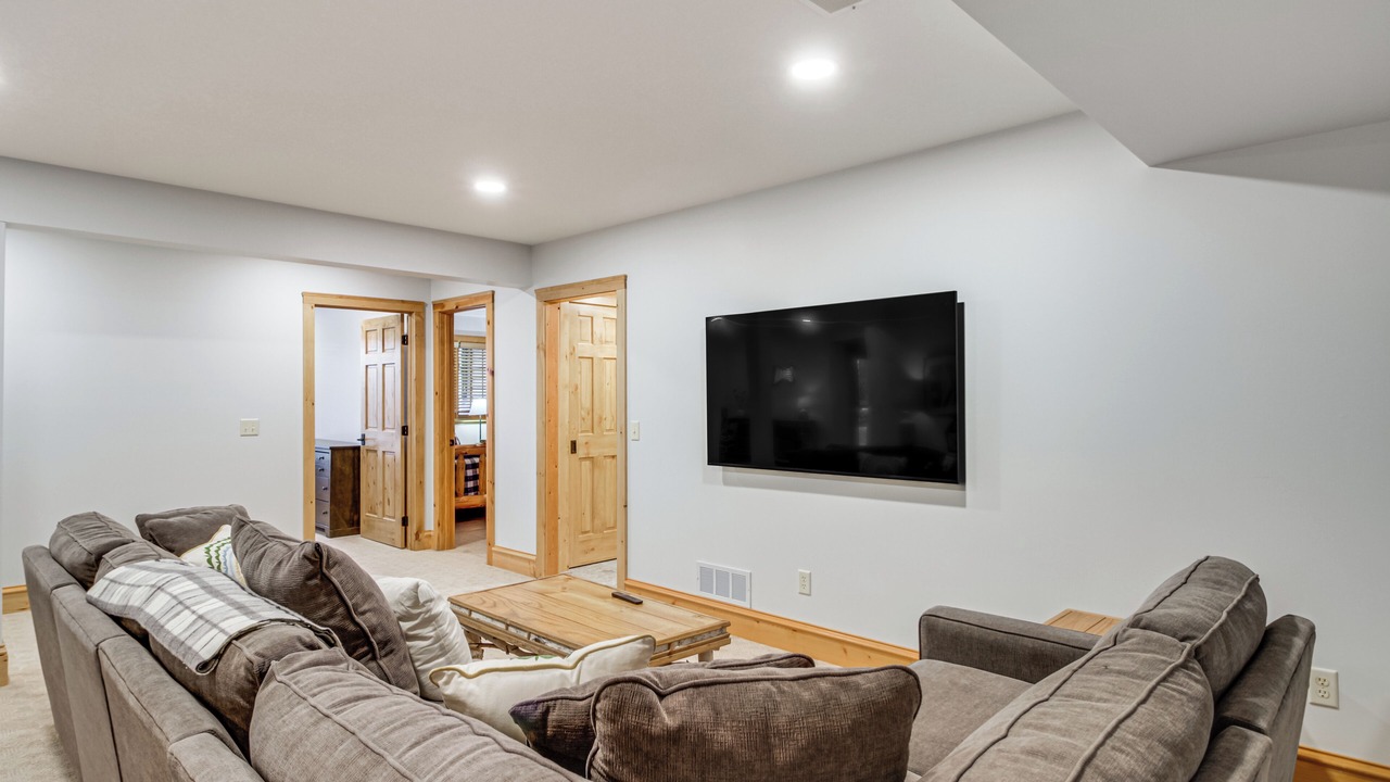 Photo of Livingroom in Lake Shore