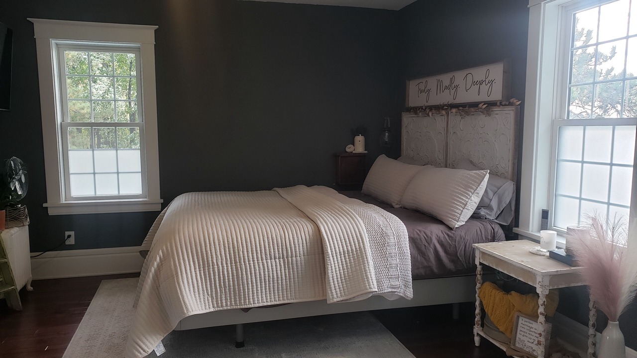 Photo of Bedroom in Lakeview
