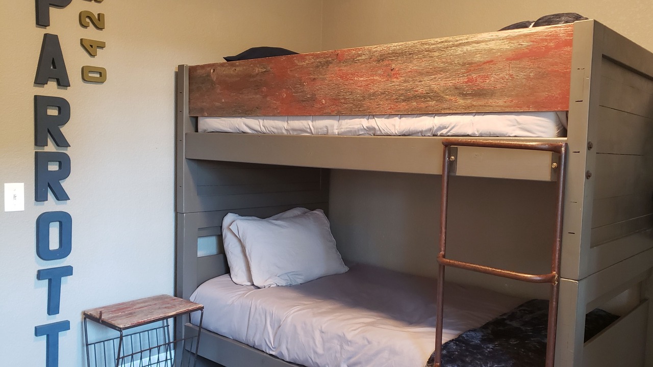 Photo of Bedroom in Lakeview