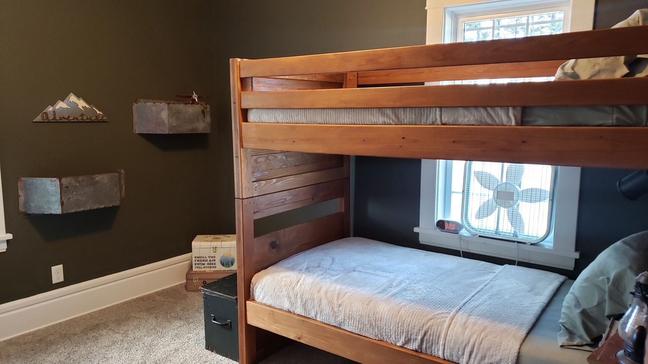 Photo of Bedroom in Lakeview