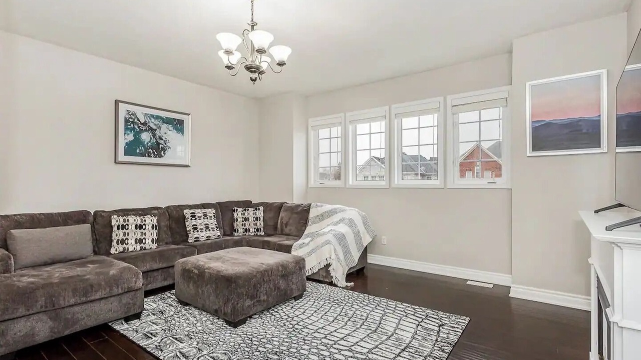 Photo of Livingroom in Richmond Hill