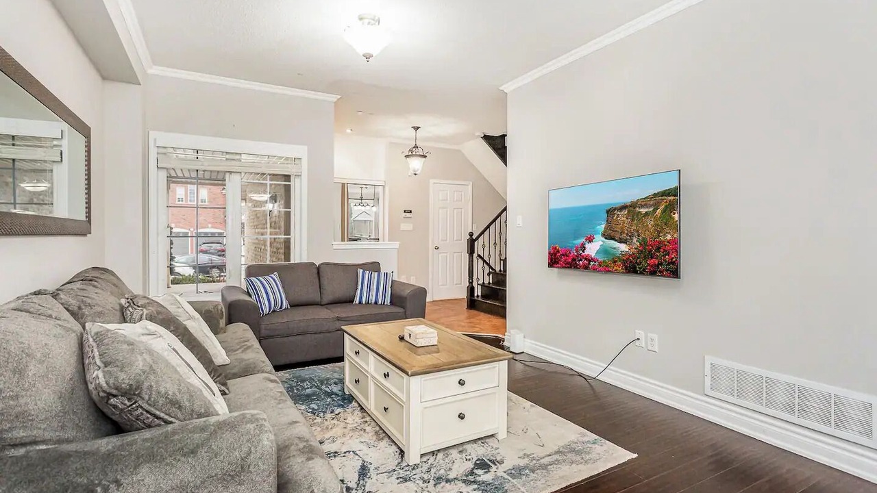 Photo of Livingroom in Richmond Hill