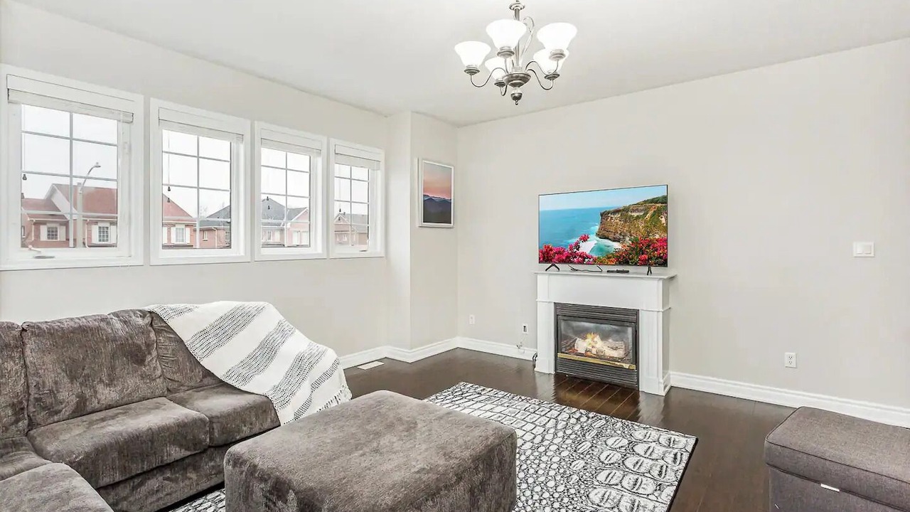 Photo of Livingroom in Richmond Hill