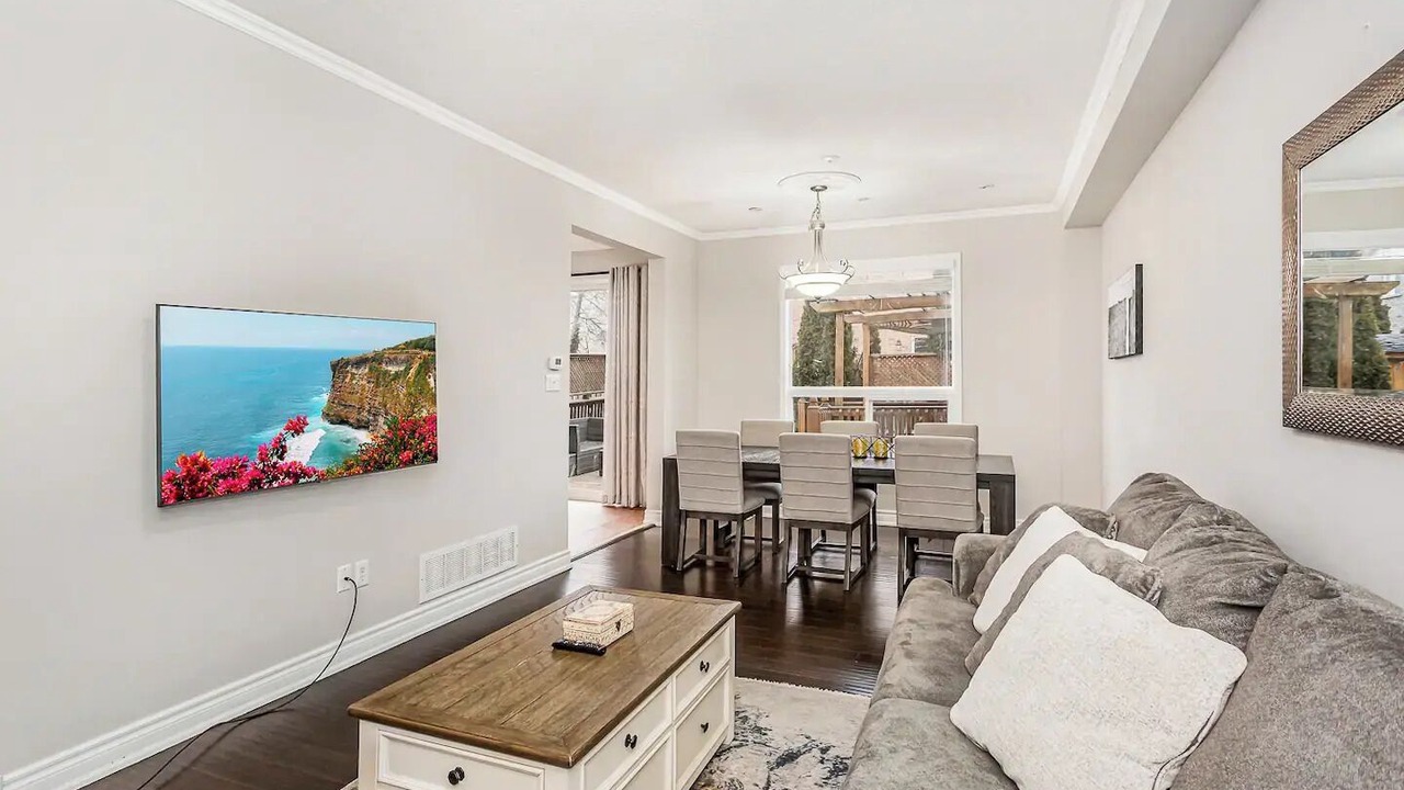 Photo of Livingroom in Richmond Hill