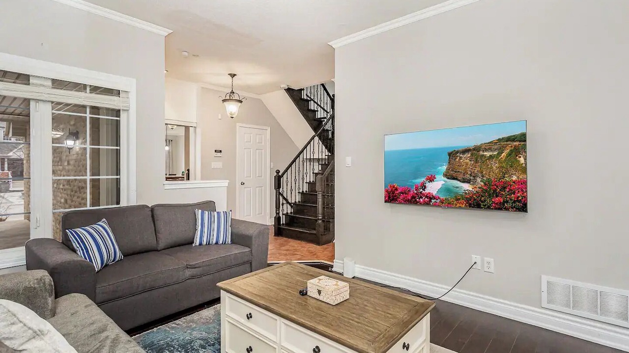 Photo of Livingroom in Richmond Hill