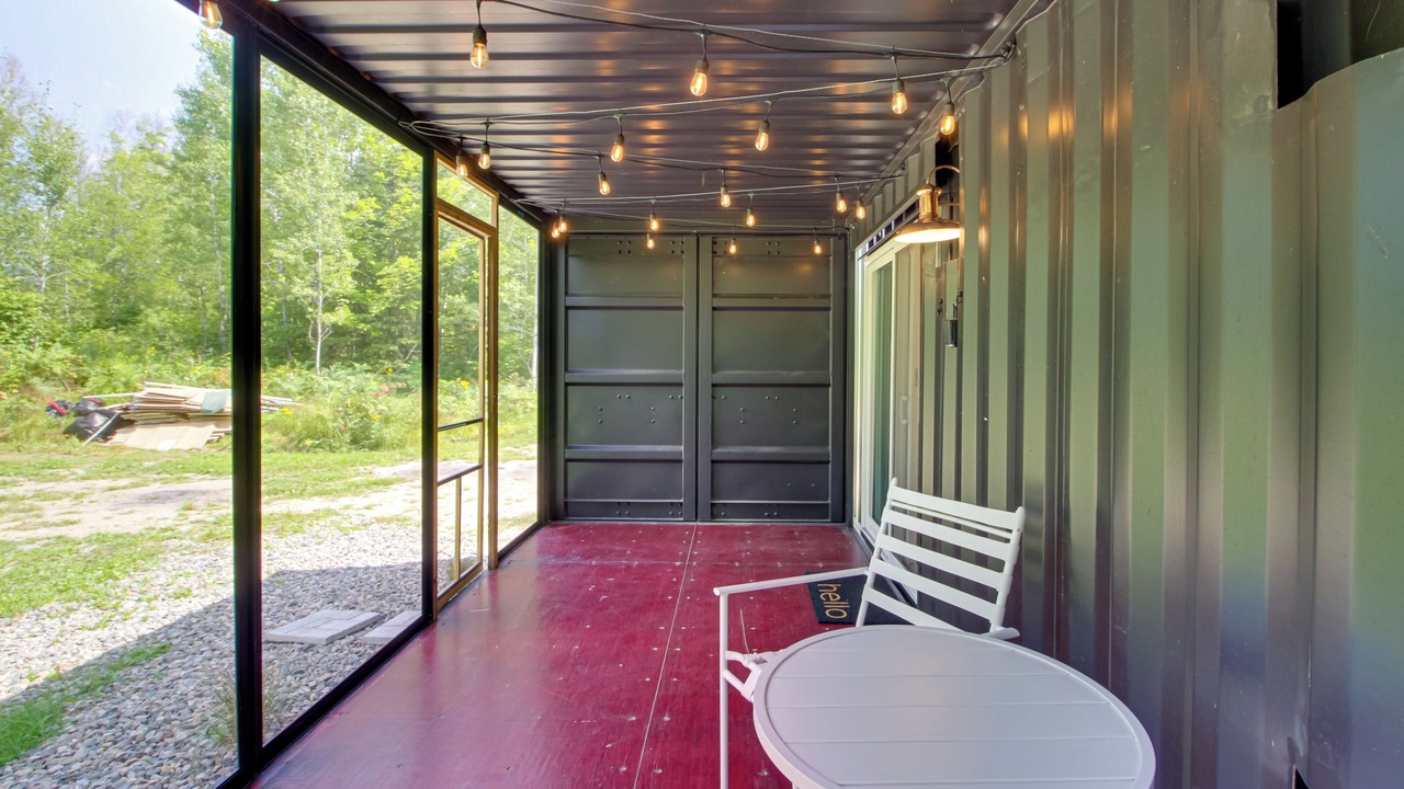 Photo of Patio Balcony in Northeast Itasca