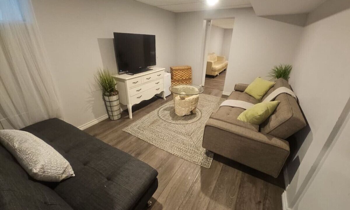 Photo of Livingroom in Port Weller