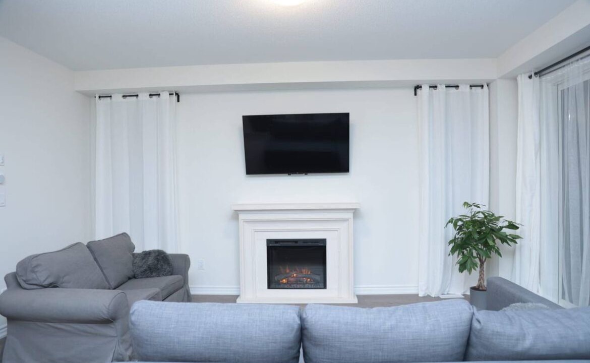 Photo of Livingroom in Pickering