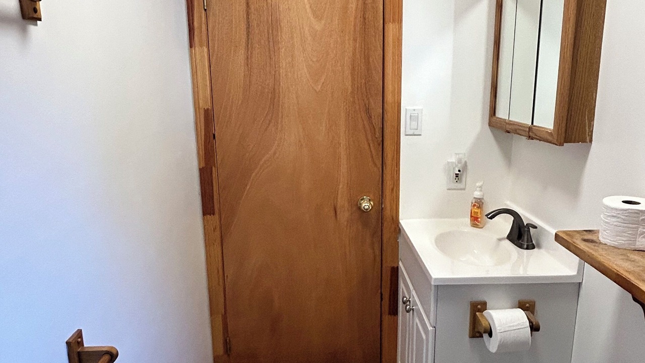Photo of Bathroom in Harwood
