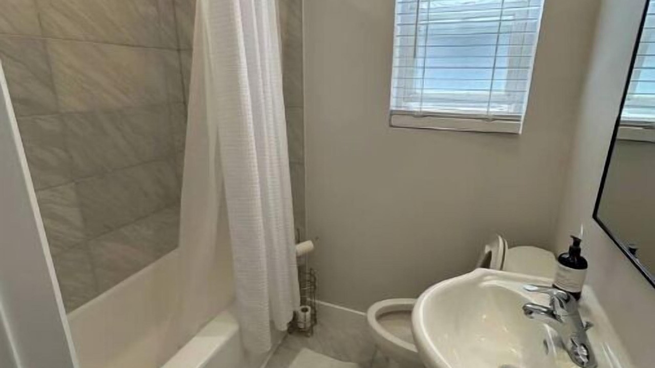 Photo of Bathroom in Port Credit