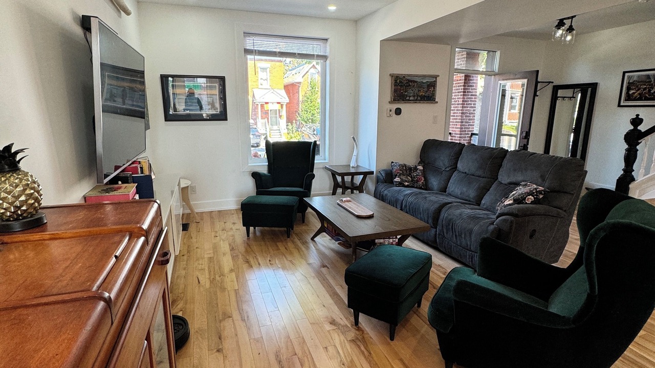 Photo of Livingroom in Little Italy
