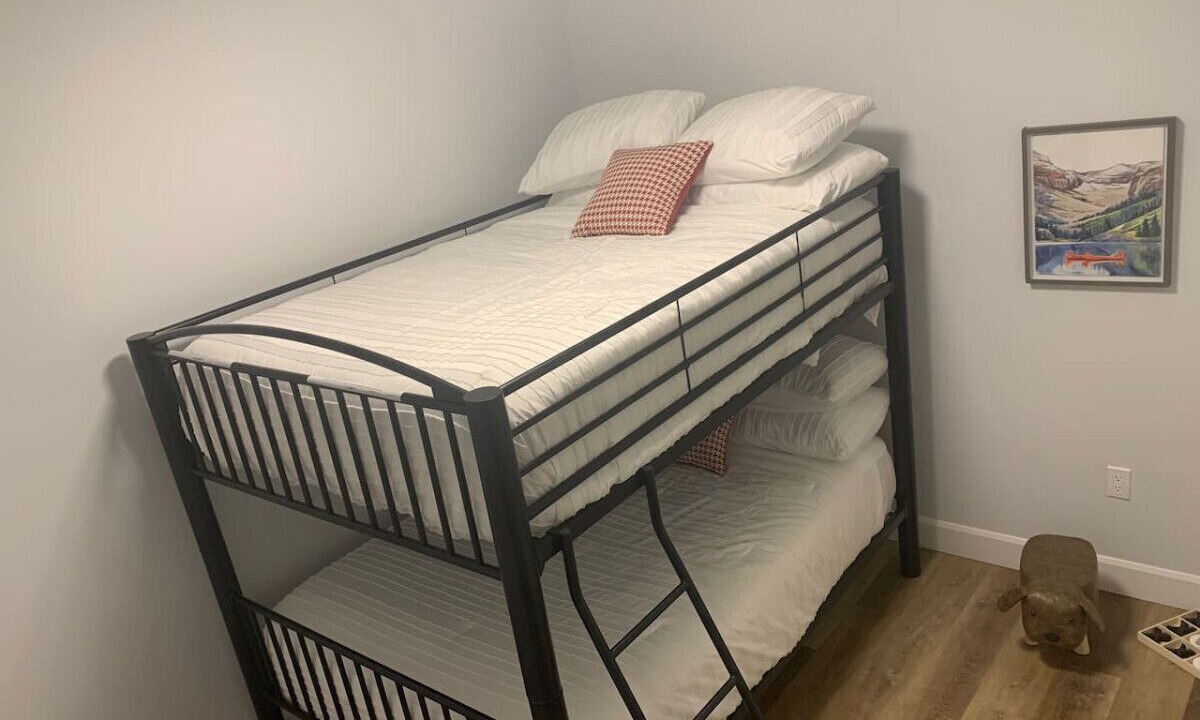 Photo of Bedroom in Grand Bend