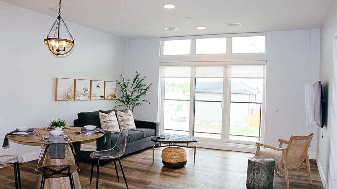 Photo of Livingroom in Grand Bend