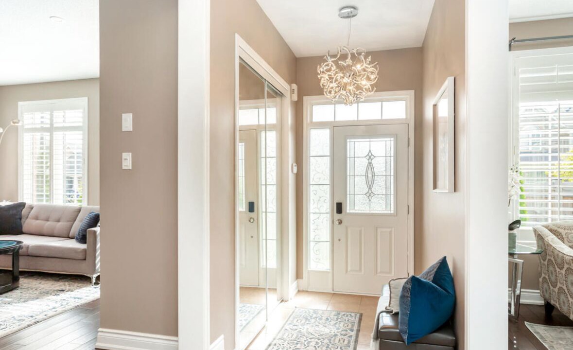 Photo of Livingroom in Halton Regional Municipality
