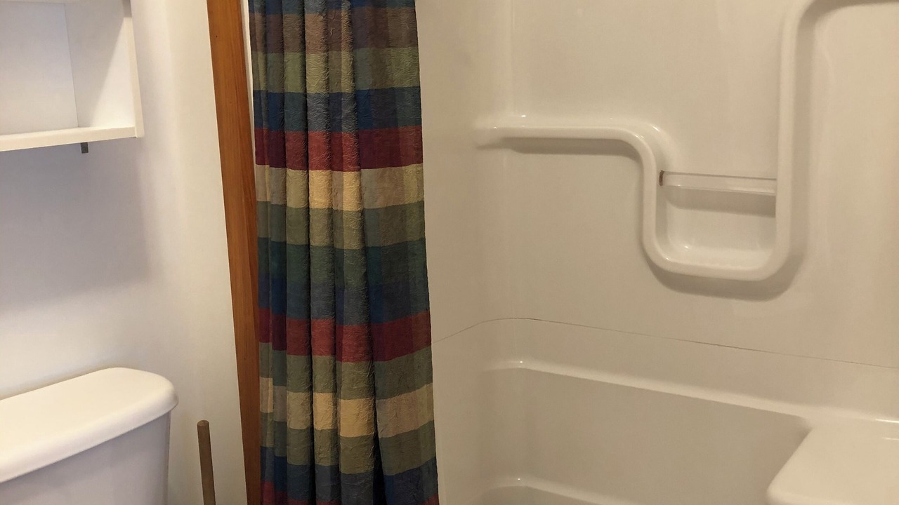 Photo of Bathroom in Harwood