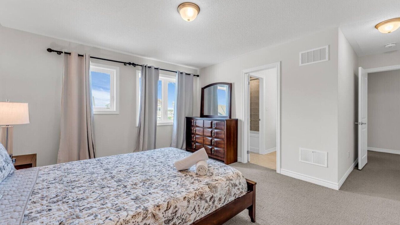 Photo of Bedroom in Port Colborne