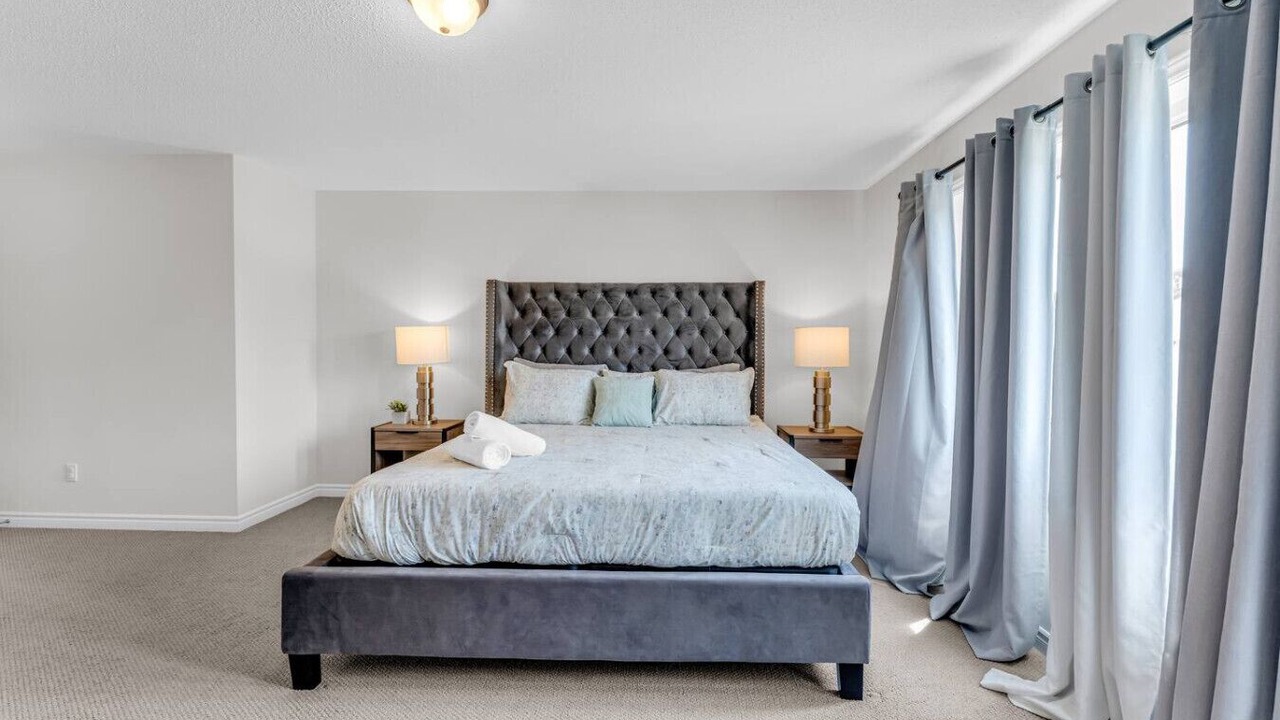 Photo of Bedroom in Port Colborne