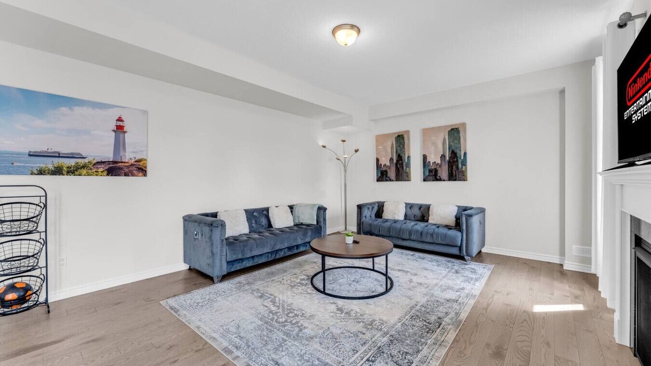 Photo of Livingroom in Port Colborne