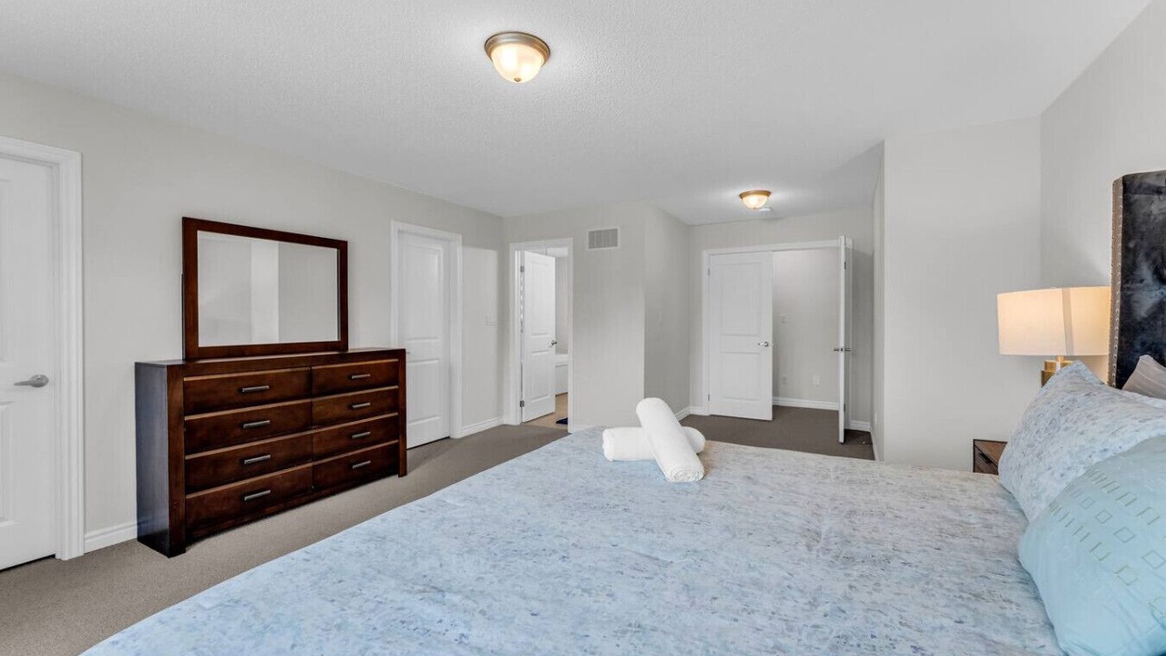 Photo of Bedroom in Port Colborne