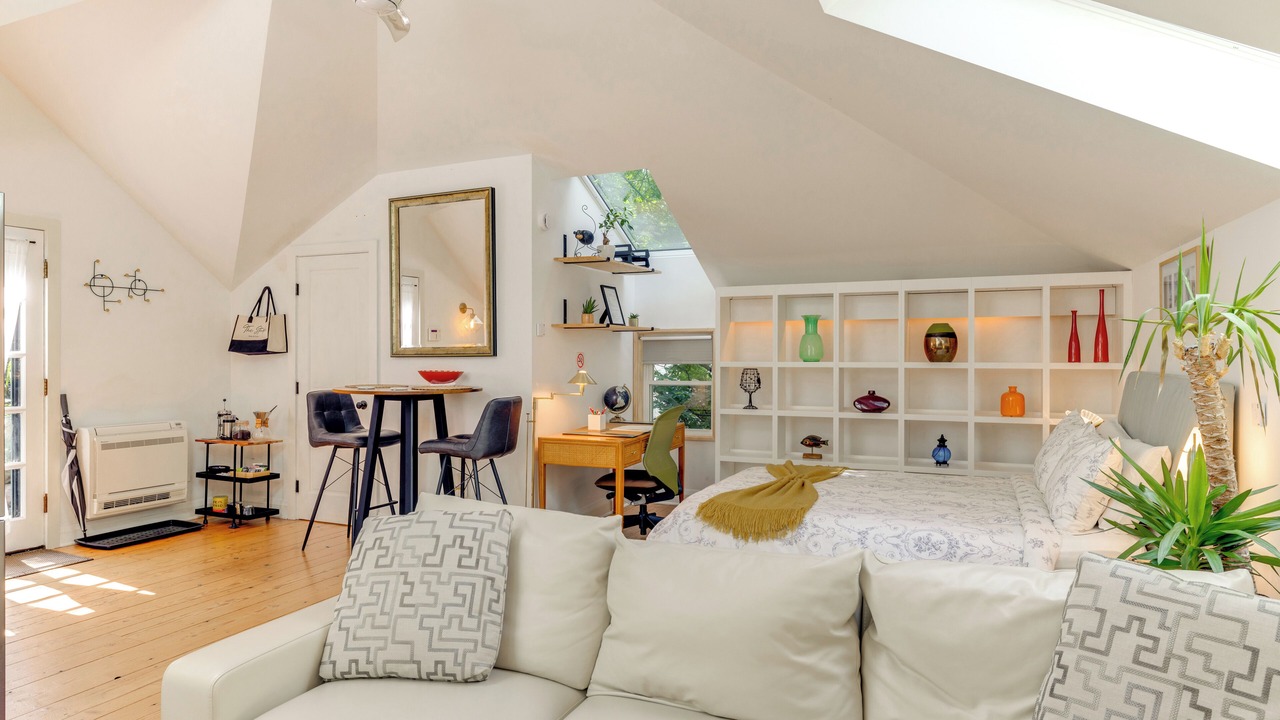Photo of Bedroom in Calhoun Isles