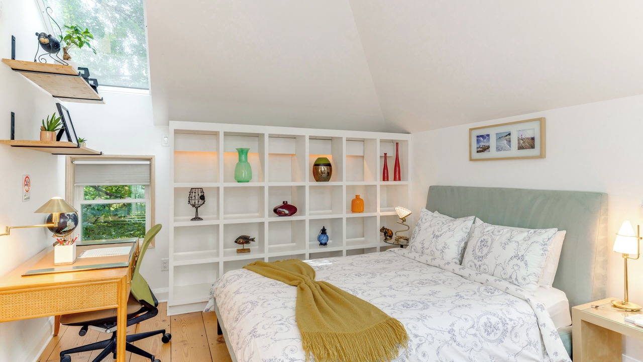 Photo of Bedroom in Calhoun Isles