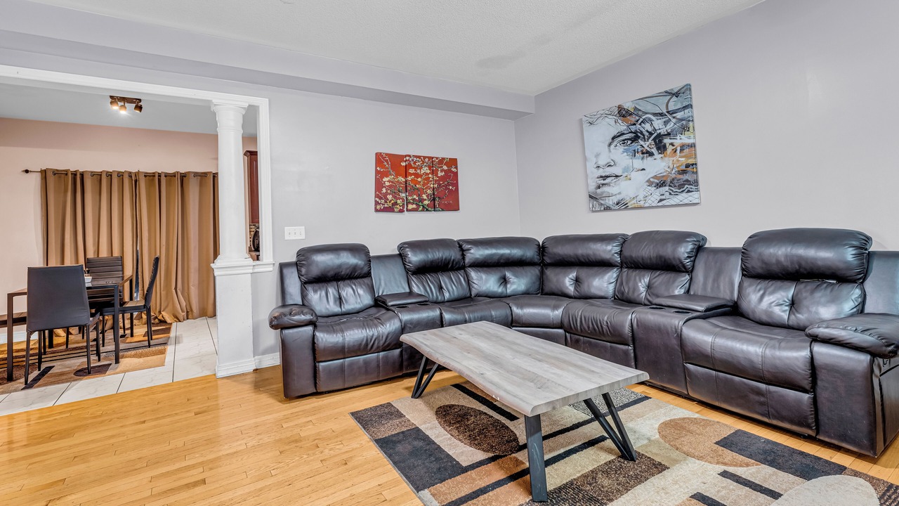 Photo of Livingroom in Brampton