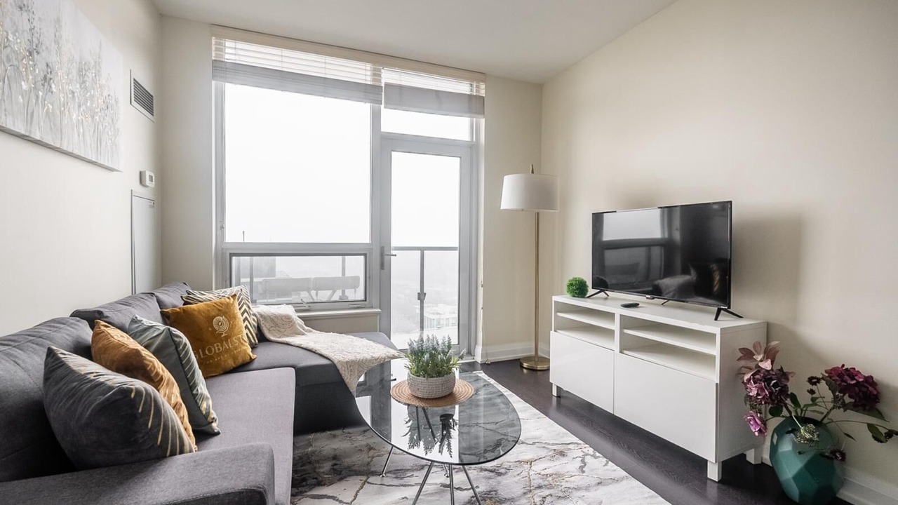 Photo of Livingroom in Willowdale